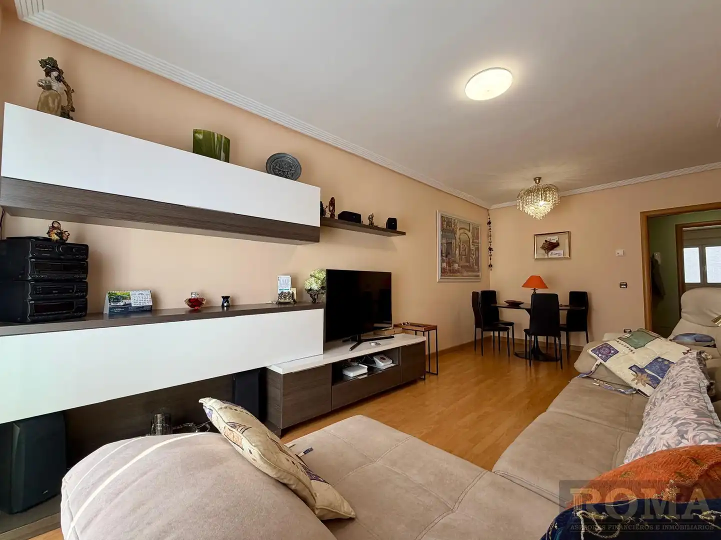 Sala de estar de Piso en venta en Castellanos de Moriscos con Calefacción y Amueblado