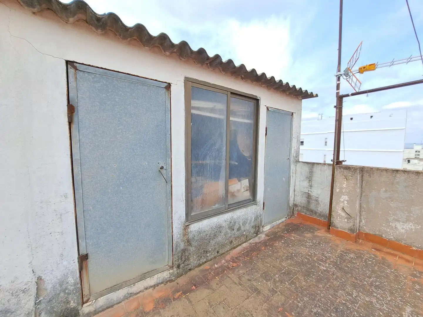 Vista exterior de Ático en venta en Carcaixent con Terraza, Trastero y Balcón