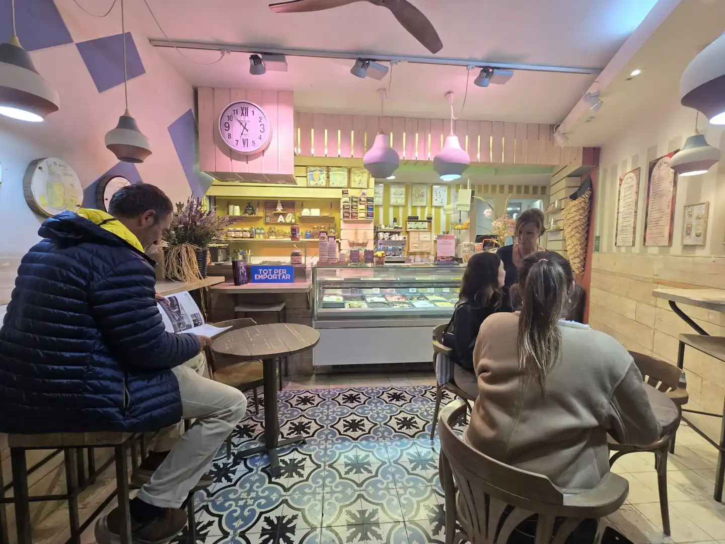 Business premises to rent in Eixample Nord, imagen 2