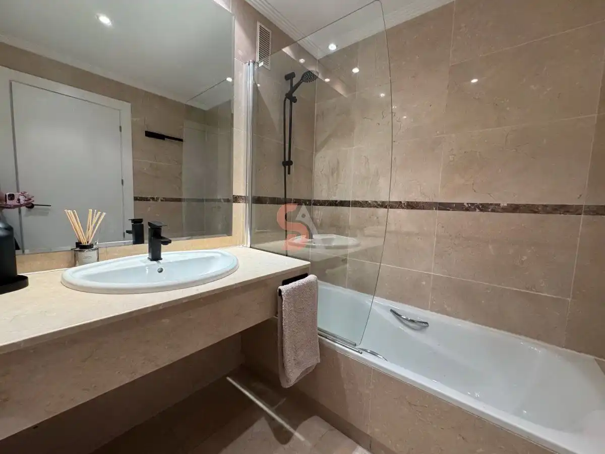 Badezimmer von Wohnung zur Miete in Valladolid mit Heizung, Möbliert und Gemeinschaftspool