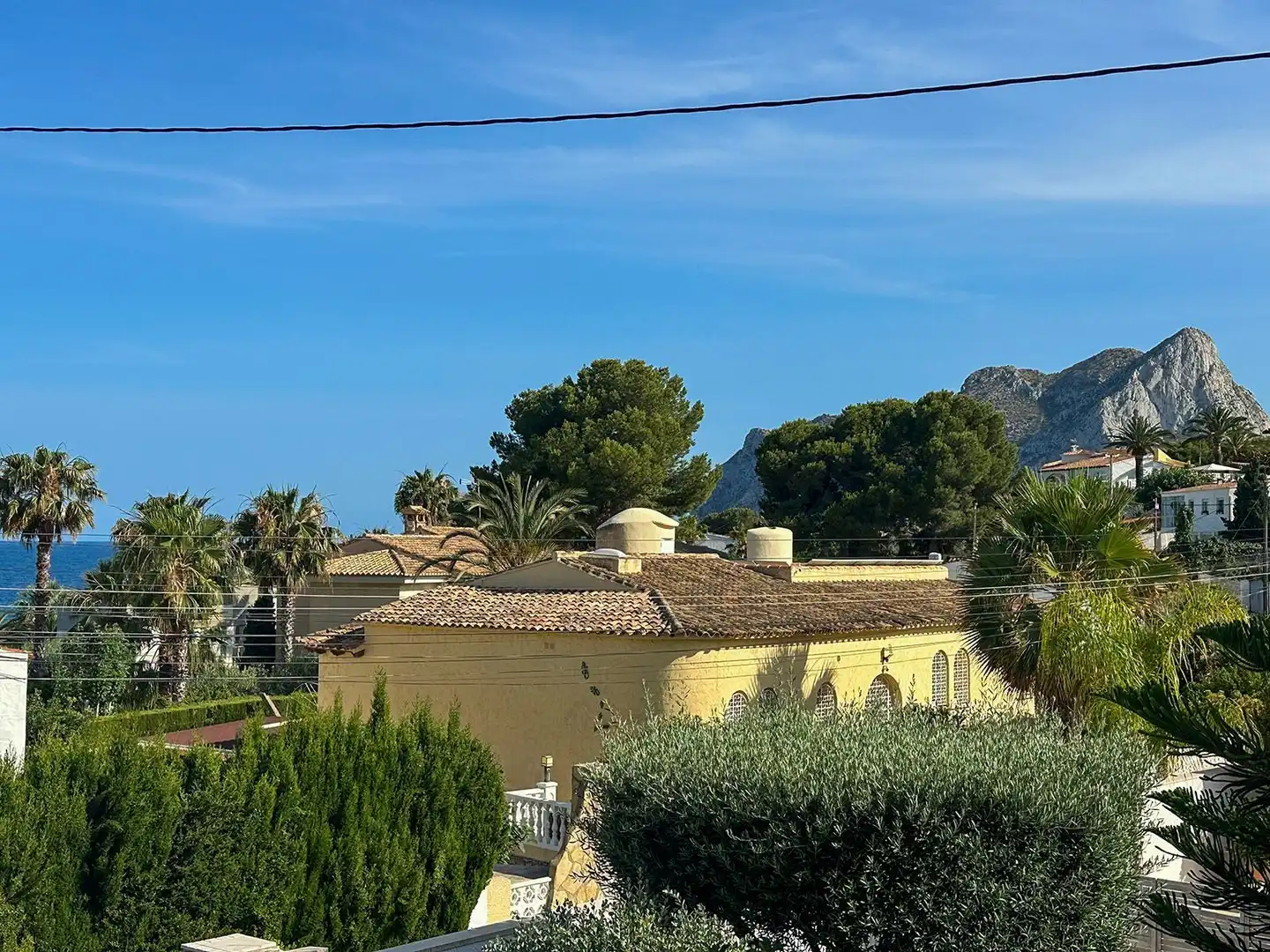 Vista exterior de Casa o xalet en venda en Calpe / Calp amb Aire condicionat, Calefacció i Jardí privat