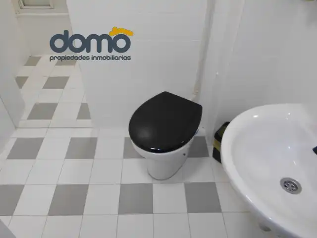 Bany de Apartament de lloguer en Granada amb Aire condicionat, Forn i Rentadora