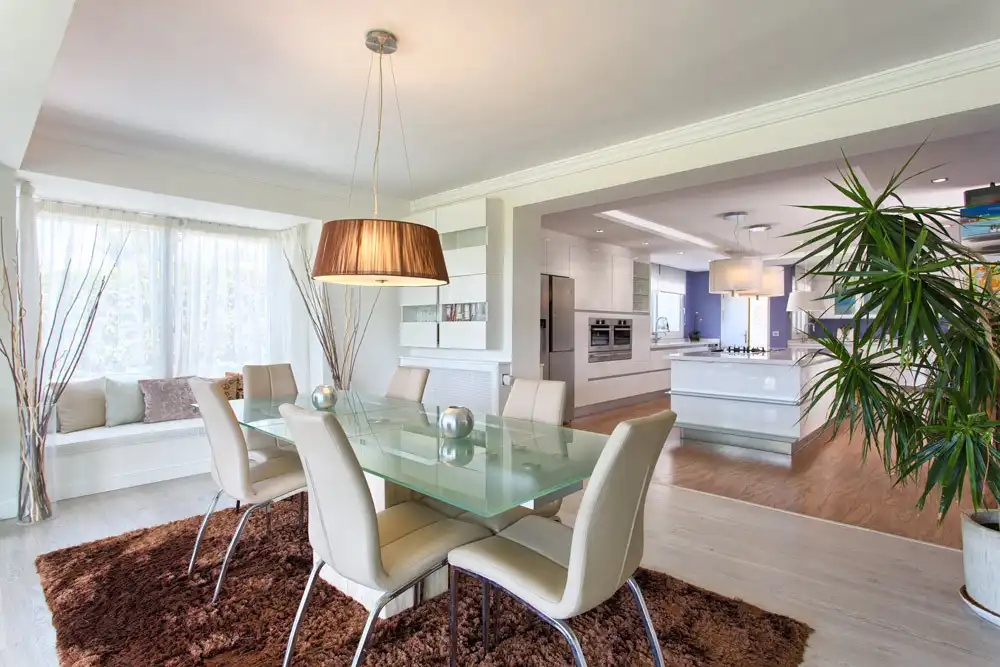 Menjador de Casa o xalet de lloguer en Marbella amb Aire condicionat, Jardí privat i Terrassa