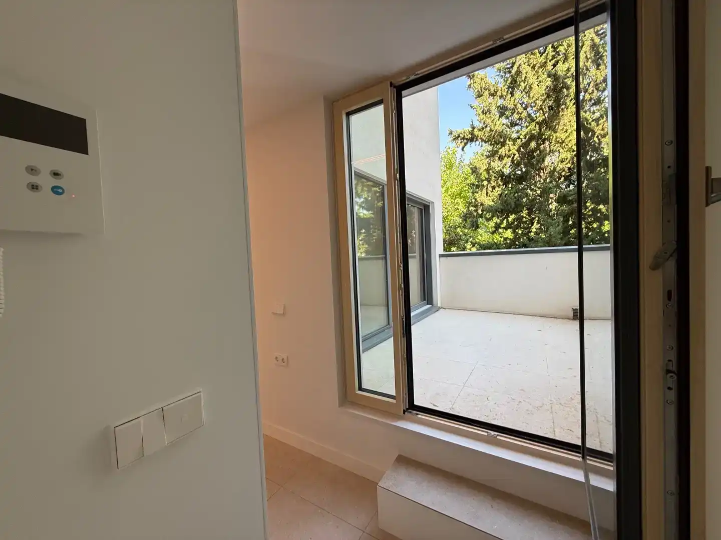 Terrasse von Wohnung zur Miete in  Madrid Capital mit Klimaanlage und Schwimmbad