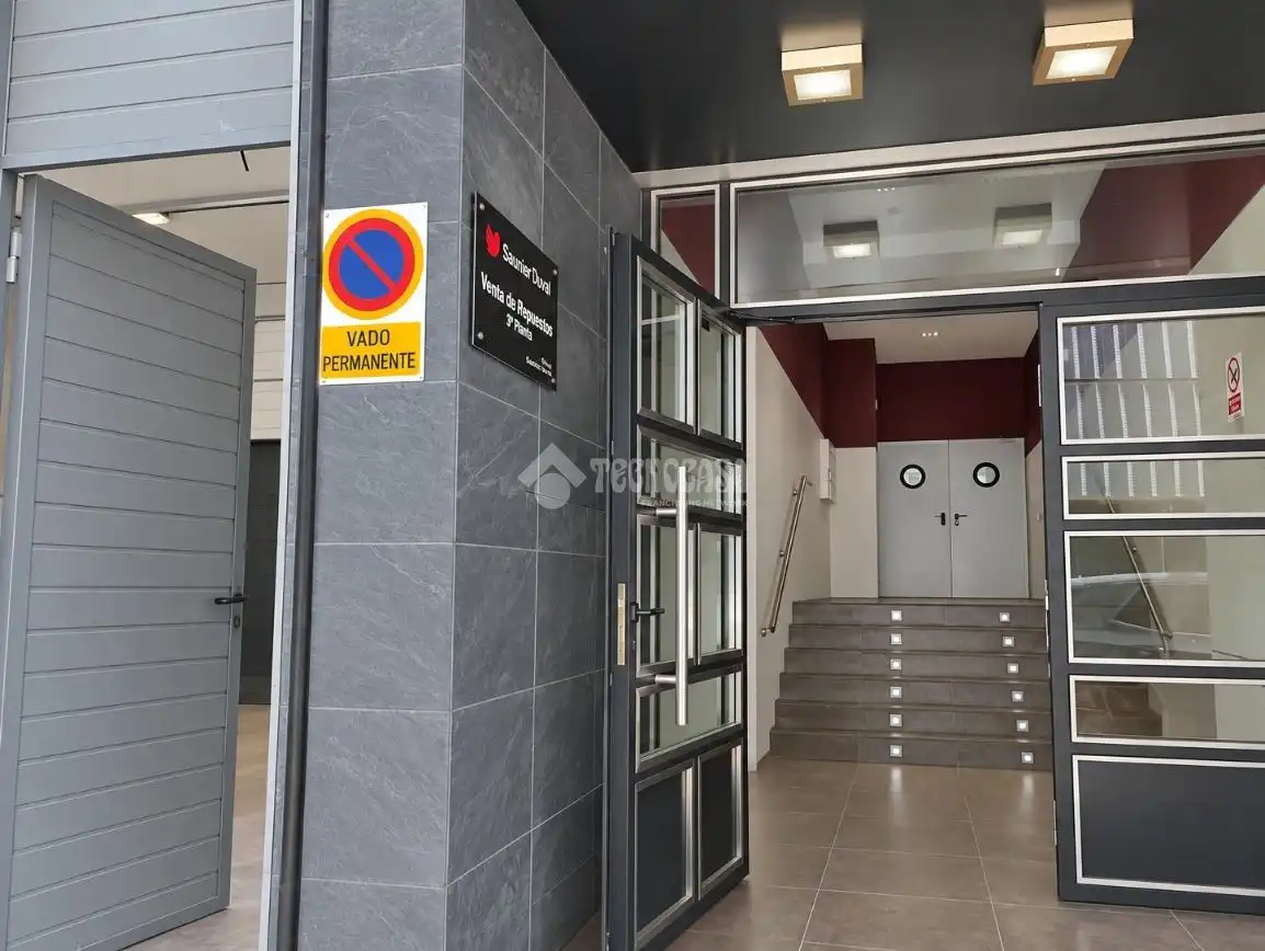 Local comercial en venda a San Blas, imagen 2