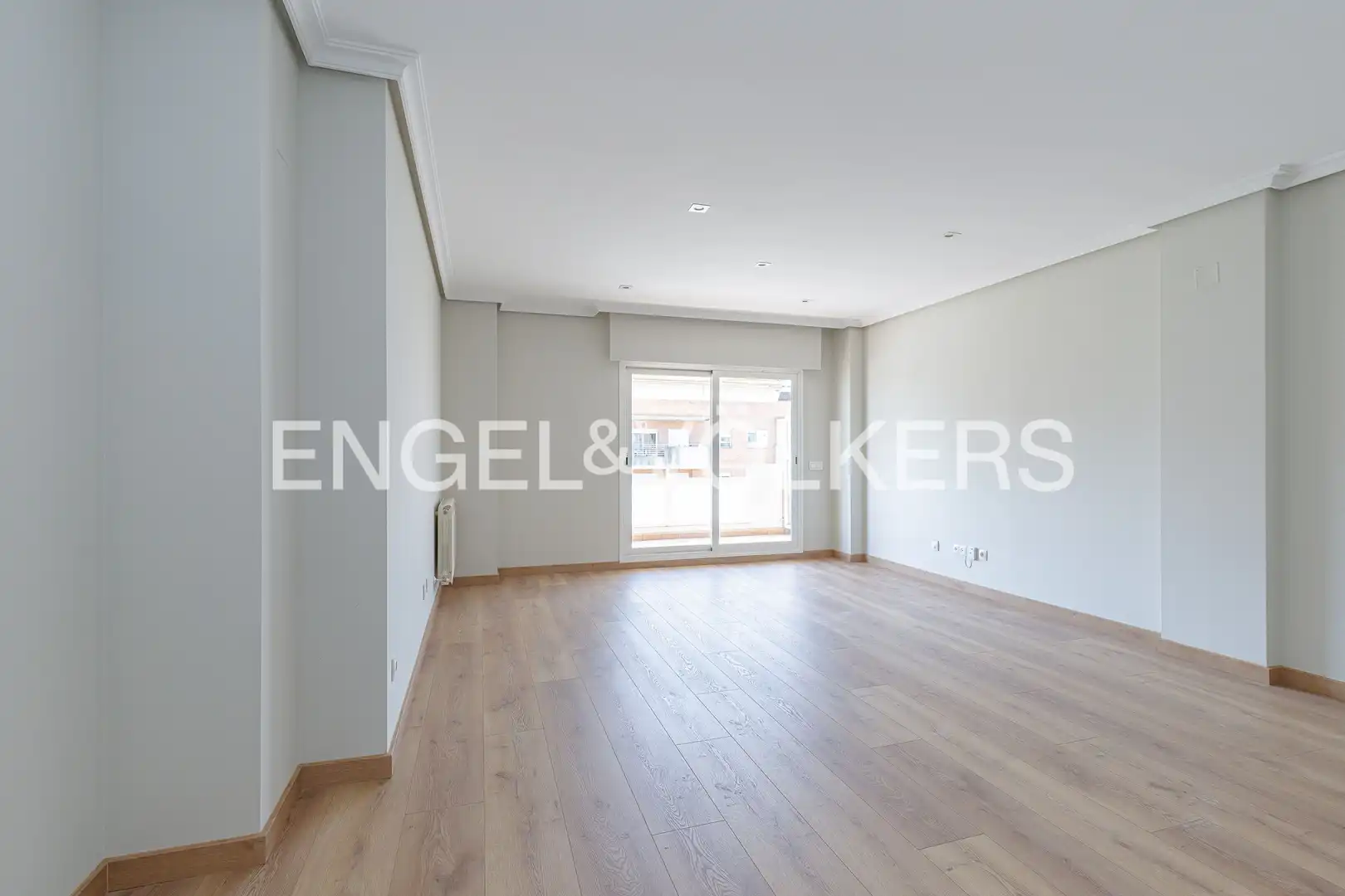 Sala d'estar de Pis de lloguer en Pozuelo de Alarcón amb Aire condicionat, Calefacció i Parquet