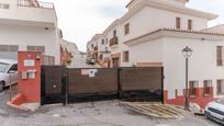 Vista exterior de Pis en venda en Vélez de Benaudalla amb Aire condicionat, Terrassa i Piscina