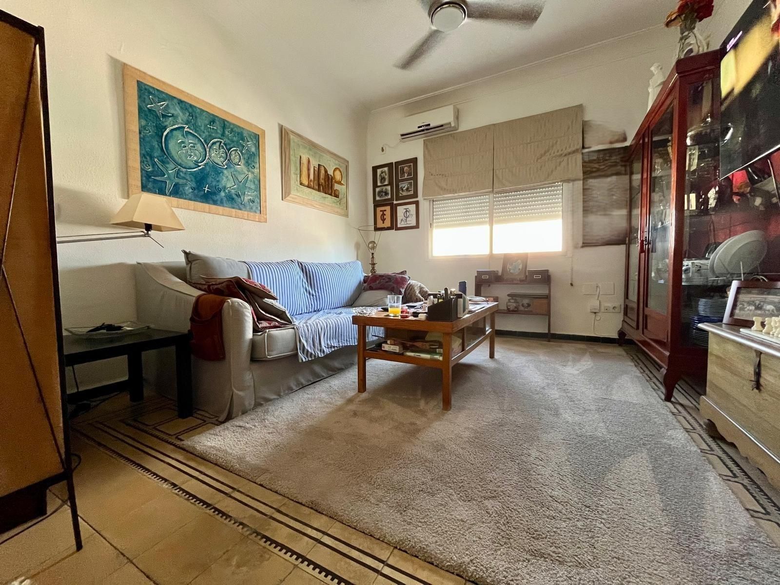 Living room of Flat for sale in  Sevilla Capital