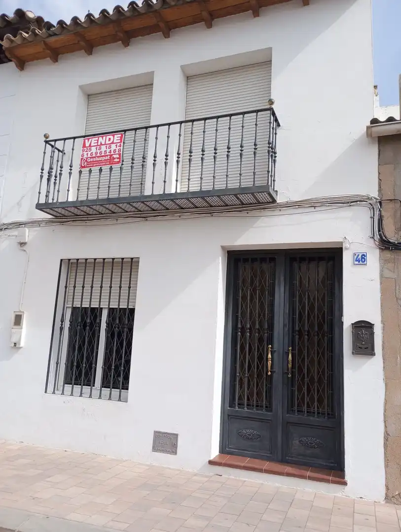 Vista exterior de Casa o xalet en venda en La Villa de Don Fadrique amb Parquet