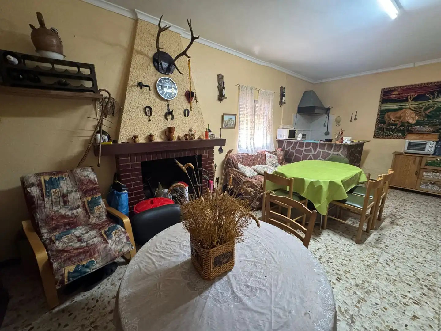 Sala de estar de Finca rústica en venta en Valdepeñas con Piscina