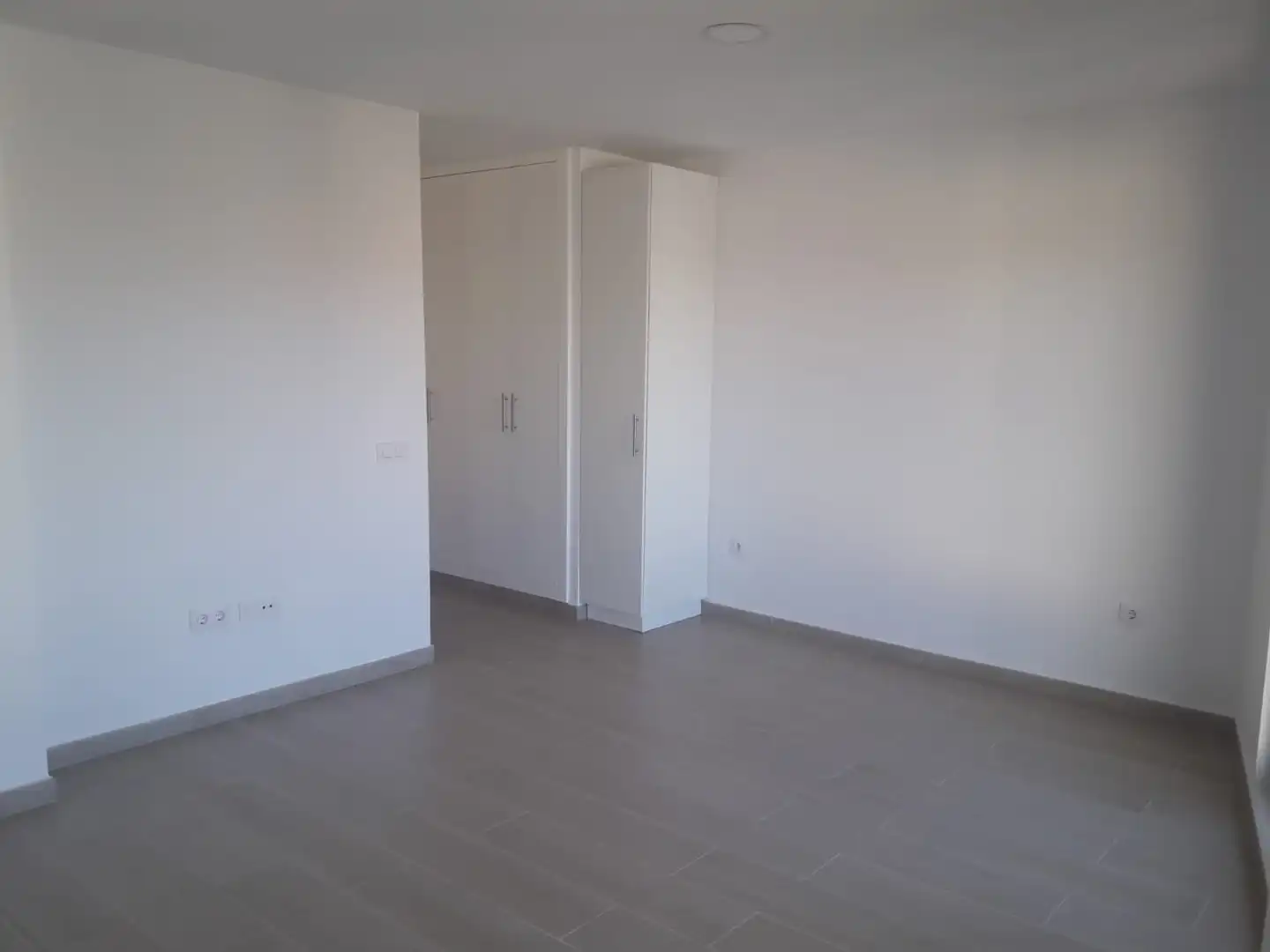 Schlafzimmer von Wohnung zur Miete in San Cristóbal de la Laguna mit Ofen und Waschmaschine