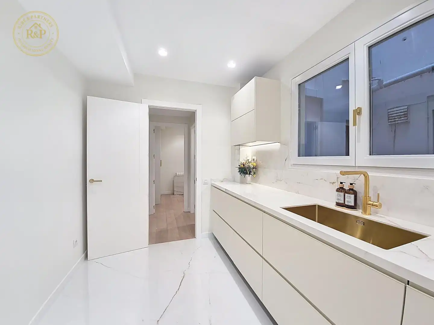 Kitchen of Flat for sale in Barcelona  with Heating, Storage room and Swimming Pool