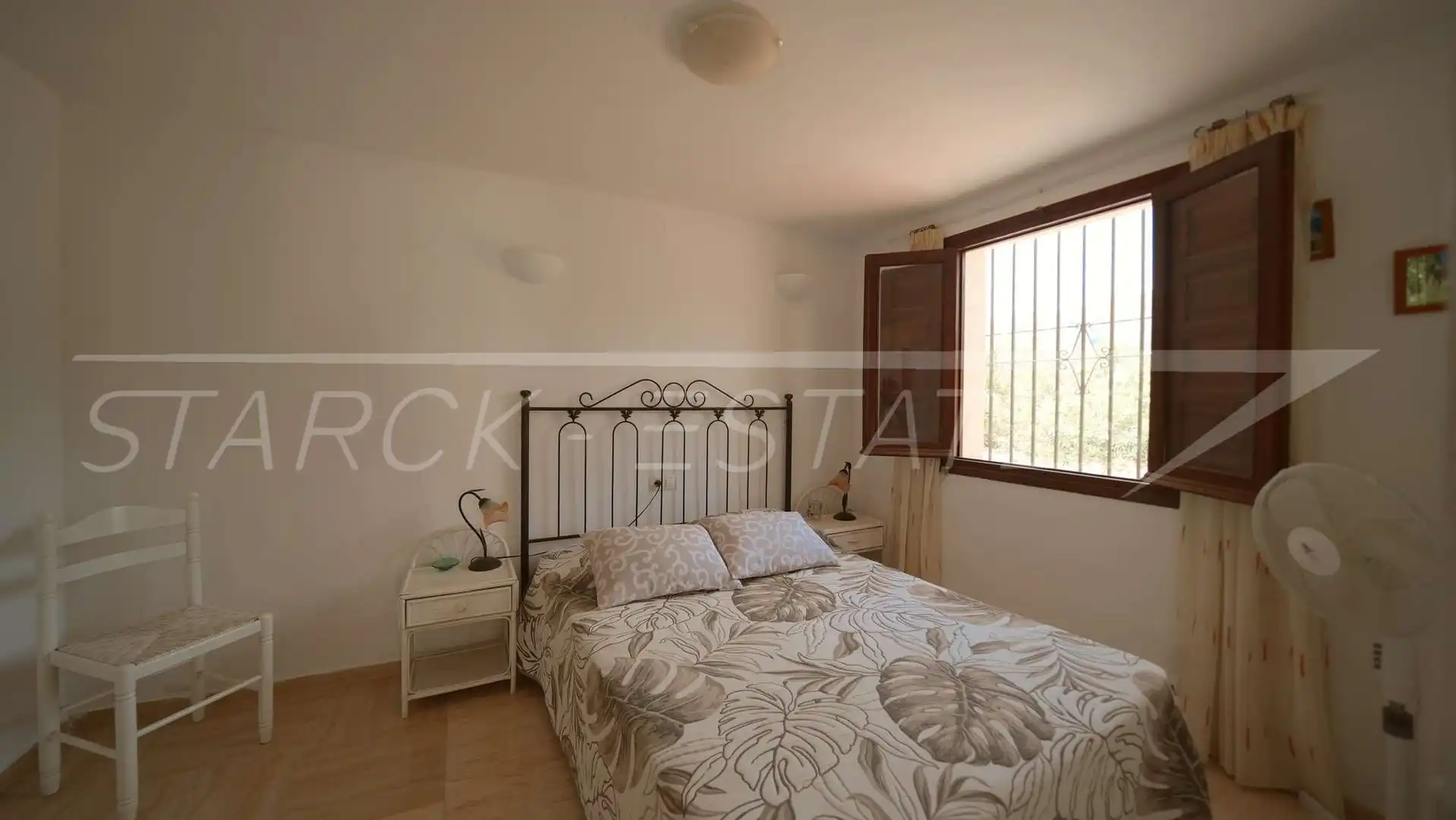 Dormitori de Casa o xalet en venda en L'Atzúbia amb Aire condicionat, Jardí privat i Piscina