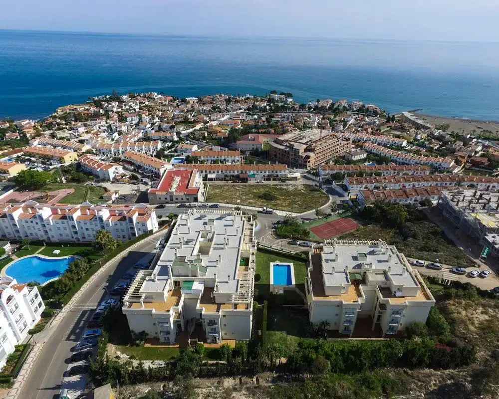 Vista exterior de Piso de alquiler en Rincón de la Victoria con Terraza