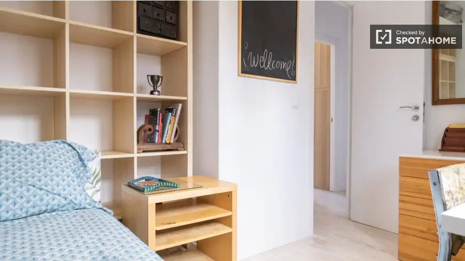 Bedroom of Flat for rent in Madrid  with Air Conditioner, Heating and Furnished