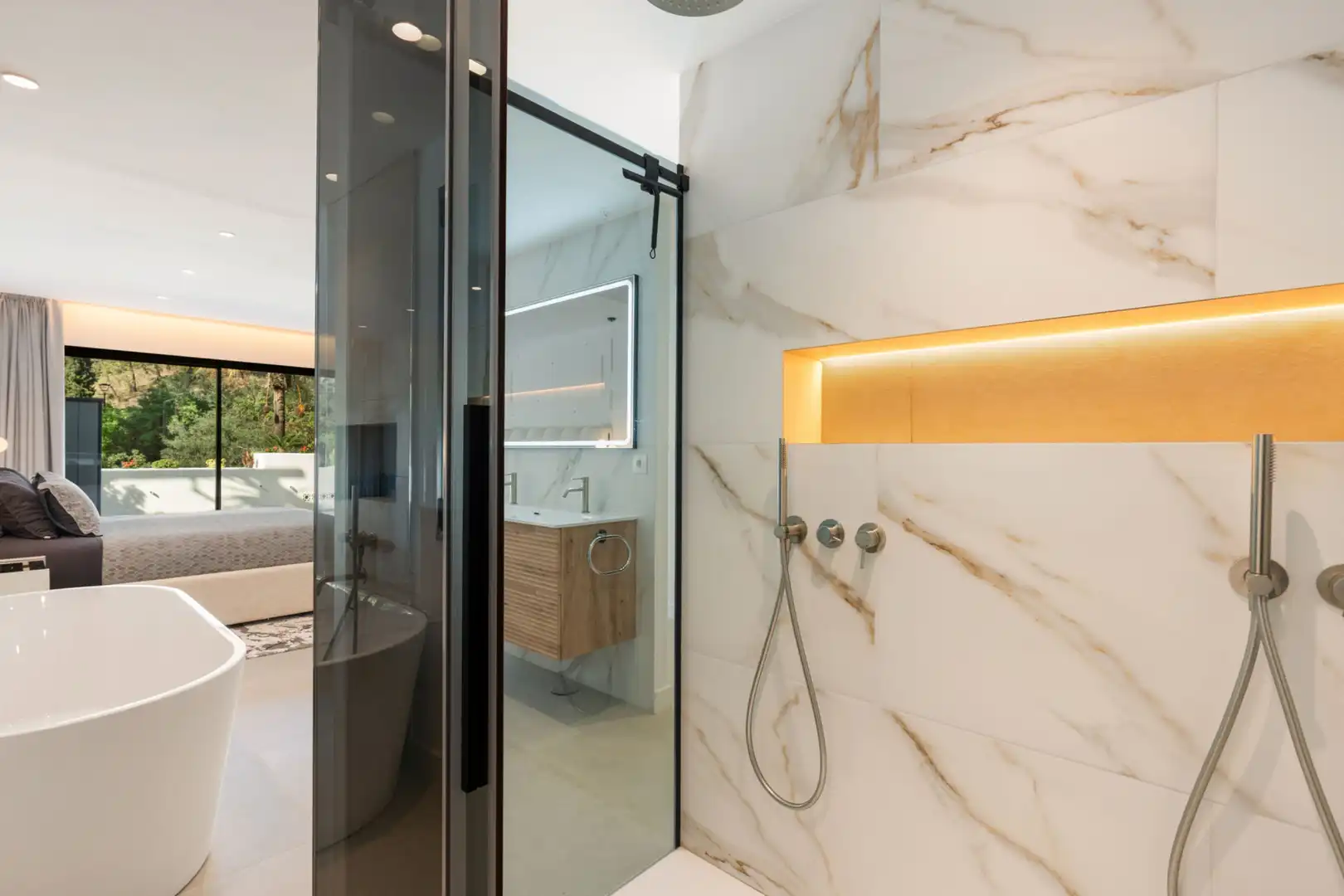 Baño de Apartamento en venta en Marbella con Aire acondicionado, Terraza y Trastero