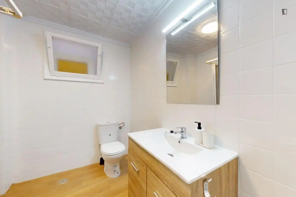 Habitación en Reina Victoria - Miguel Hernández