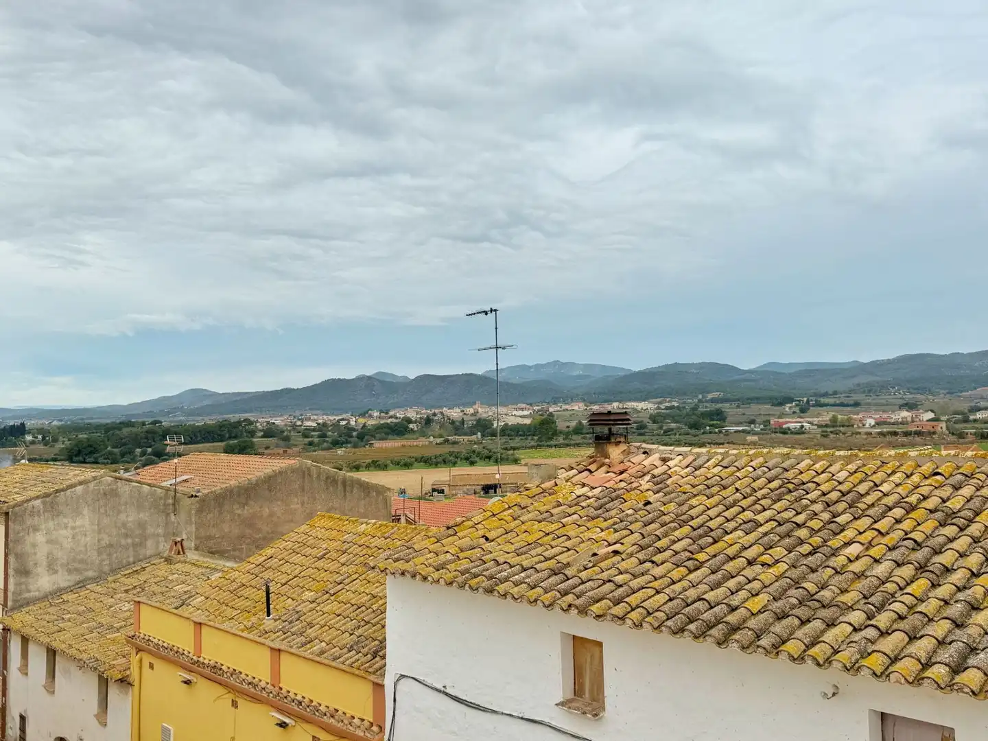 Vista exterior de Edifici en venda en Sant Jaume dels Domenys