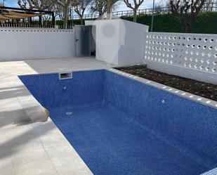 Swimming pool of Flat for sale in Empuriabrava  with Air Conditioner, Heating and Parquet flooring