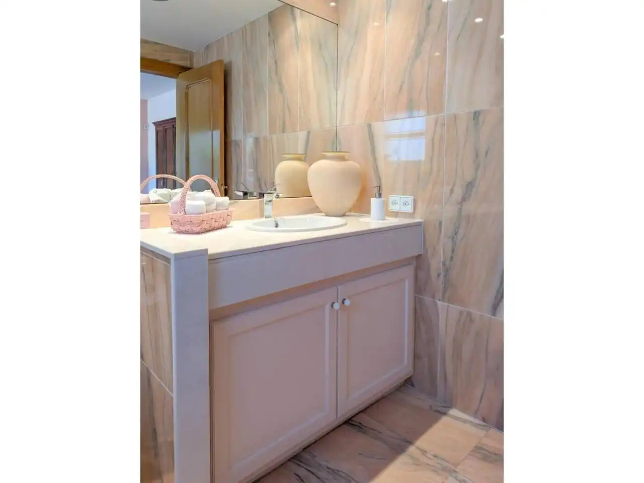 Bathroom of Houses for sale in Banyoles  with Air Conditioner, Heating and Private garden