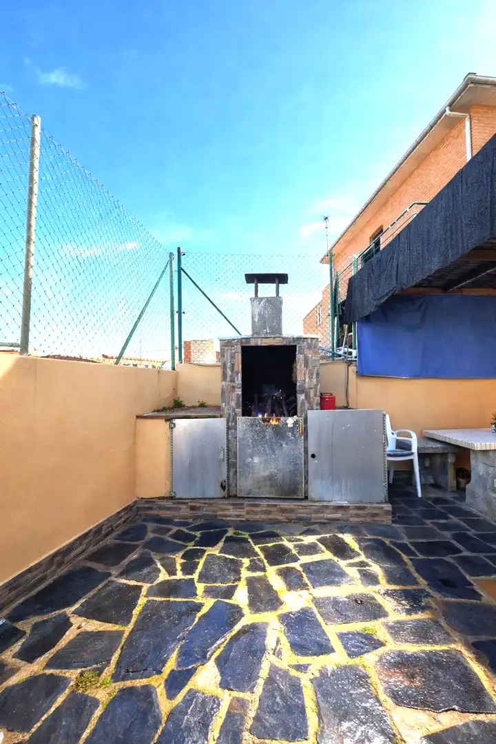 Terrassa de Casa o xalet en venda en Rubí amb Calefacció, Jardí privat i Terrassa