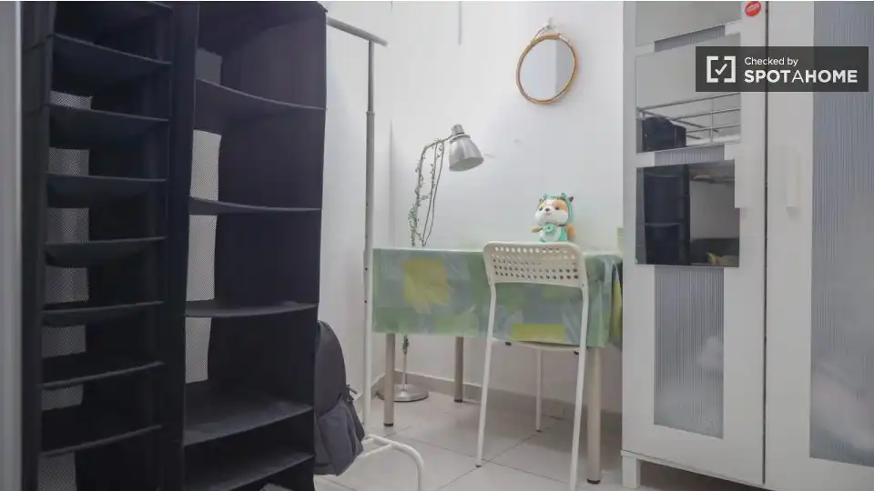 Habitación en Cortes - Huertas