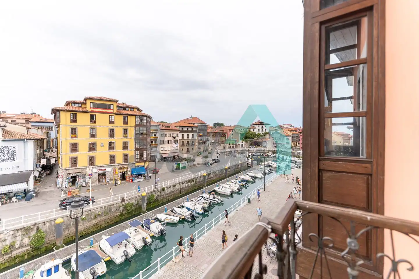 Terraza de Piso en venta en Llanes con Calefacción, Parquet y Balcón