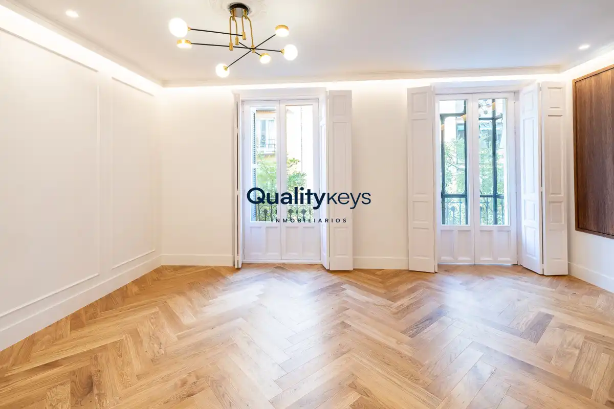 Bedroom of Flat for sale in Madrid  with Air Conditioner, Heating and Storage room