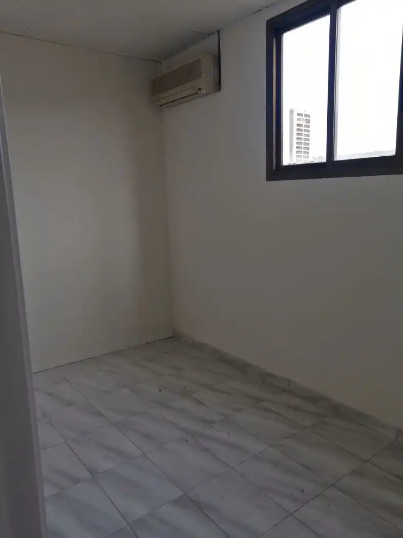 Habitación de Oficina de alquiler en Rubí con Aire acondicionado