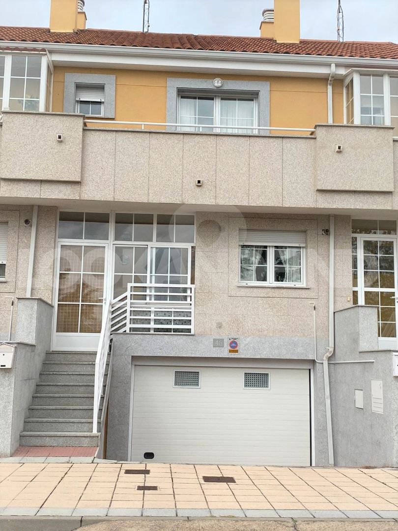 Casa adosada de lloguer a Calle de Rufino Aguirre Ibáñez, 46, Vistahermosa