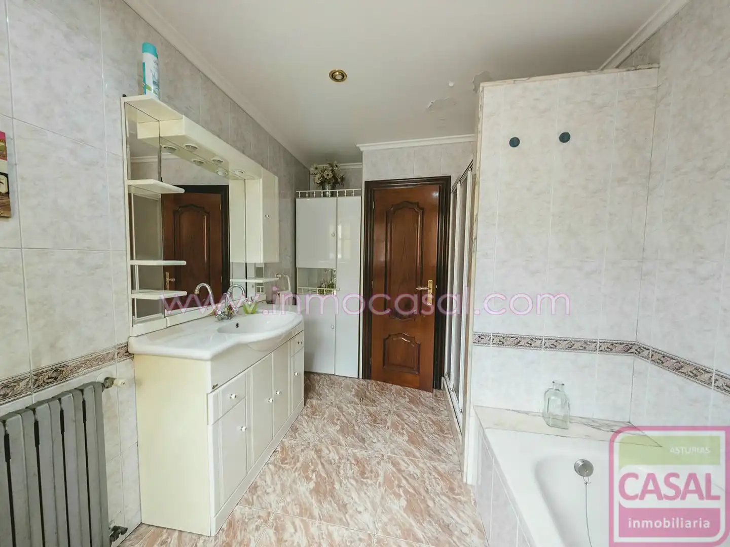 Badezimmer von Haus oder Chalet zum Verkauf in Mieres (Asturias) mit Heizung, Terrasse und Abstellraum