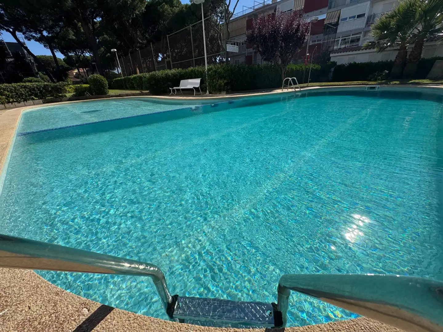 Piso con piscina en venta en La Pineda, imagen 2