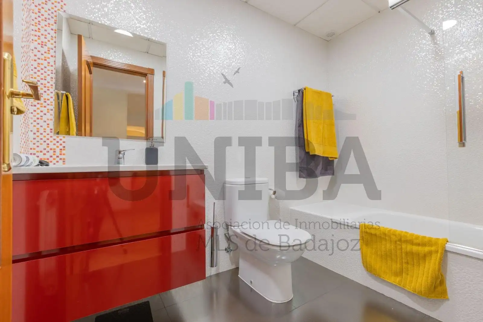 Bany de Casa adosada en venda en Badajoz amb Aire condicionat, Calefacció i Traster