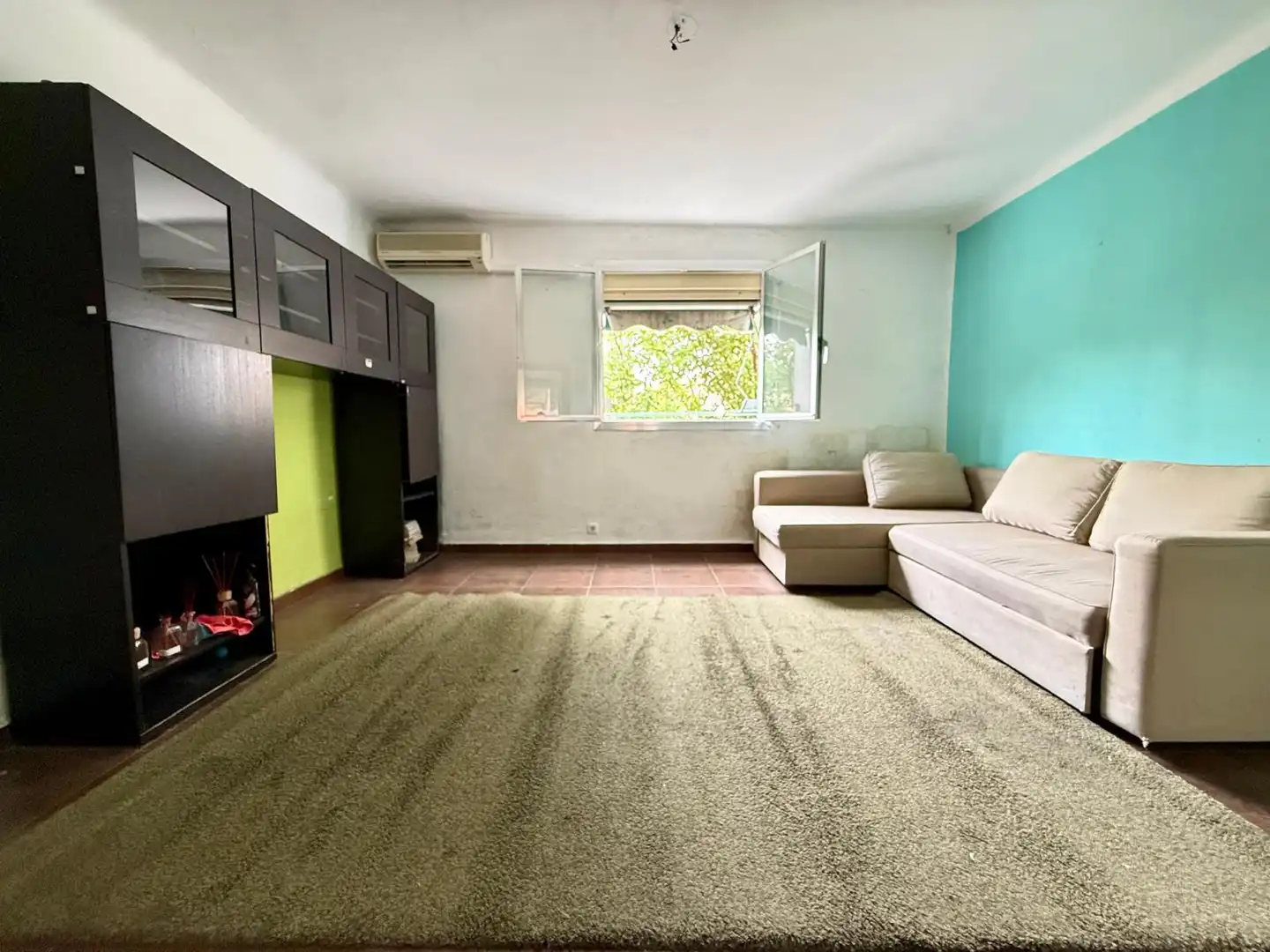 Sala de estar de Piso en venta en  Madrid Capital con Aire acondicionado y Alarma