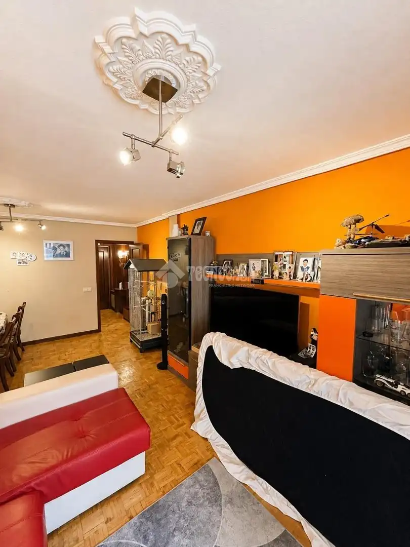 Sala de estar de Piso en venta en San Fernando de Henares con Calefacción, Parquet y Terraza