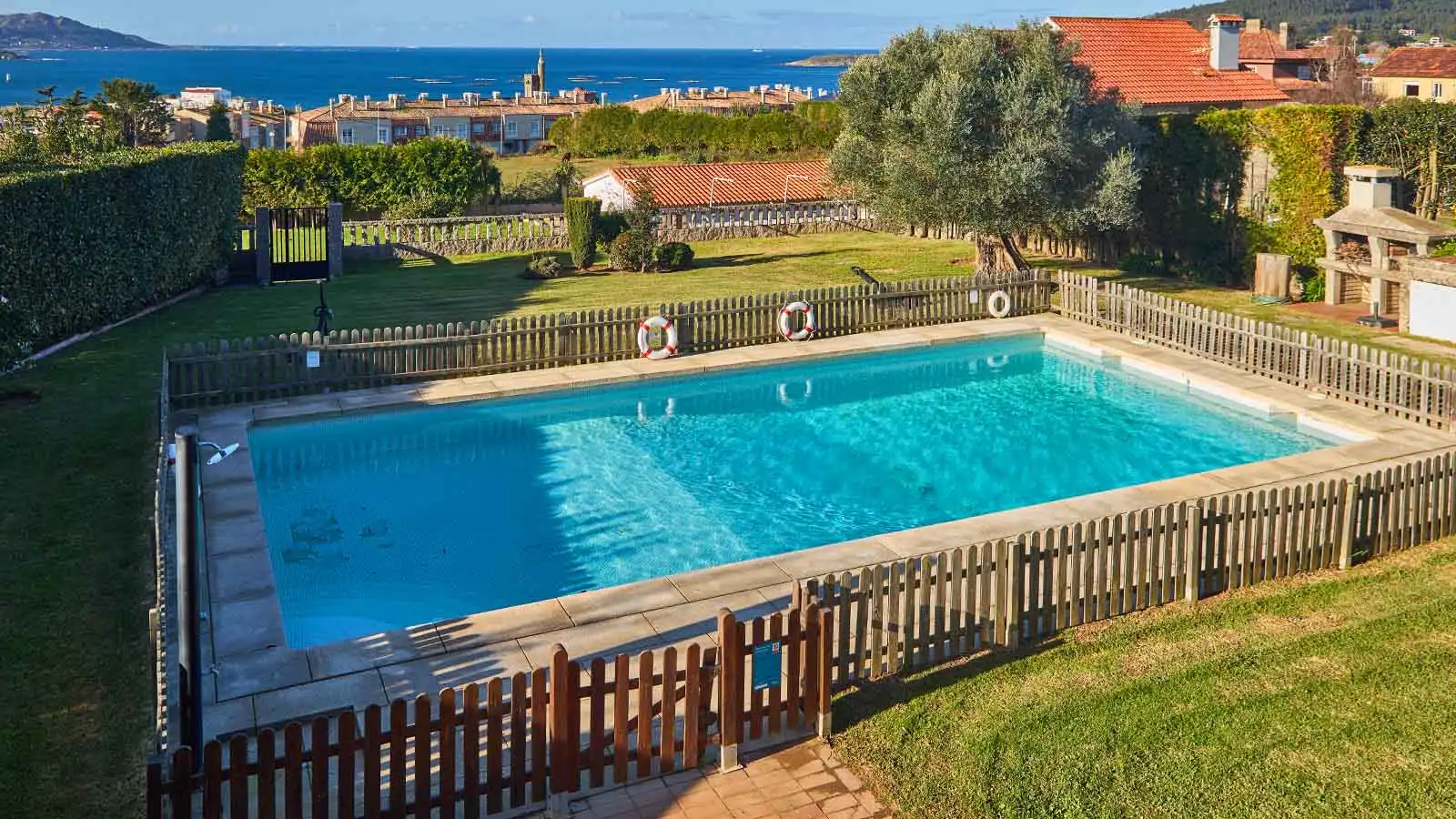 Piscina de Casa o xalet en venda en Nigrán amb Calefacció, Jardí privat i Parquet