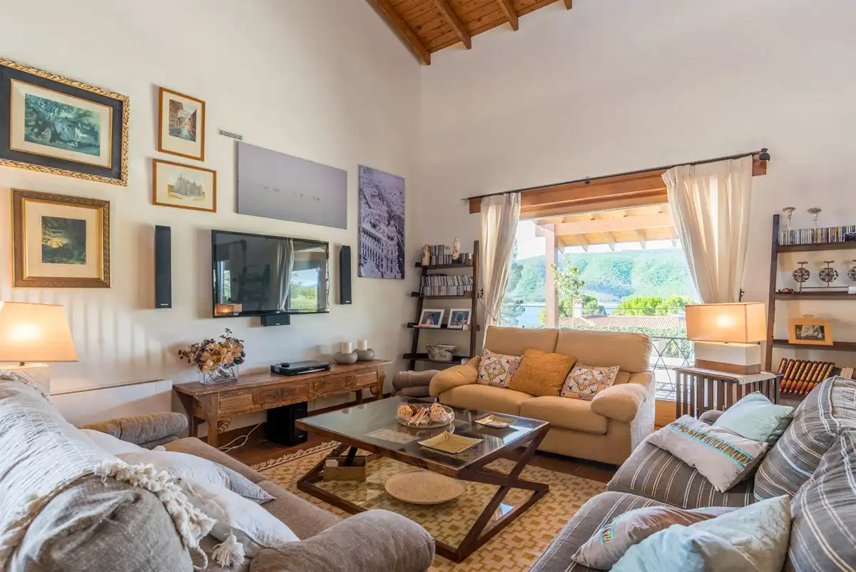 Sala de estar de Casa o chalet en venta en Sacedón con Aire acondicionado, Calefacción y Jardín privado