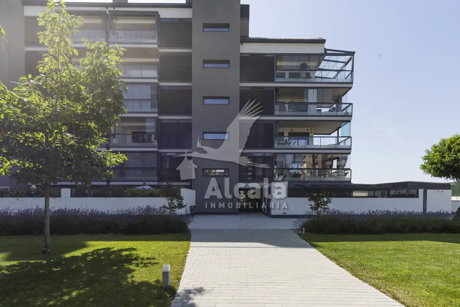 Vista exterior de Àtic en venda en Rivas-Vaciamadrid amb Aire condicionat, Calefacció i Jardí privat