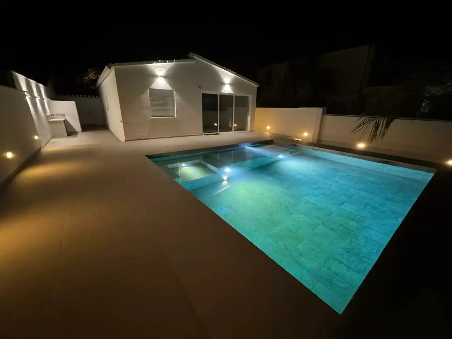 Piscina de Casa o xalet en venda en Empuriabrava amb Aire condicionat, Calefacció i Jardí privat