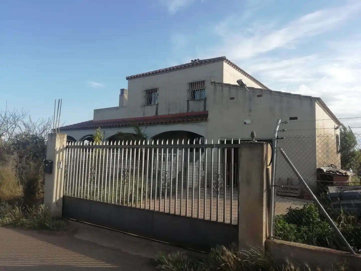 Vista exterior de Casa o xalet en venda en Benicarló amb Aire condicionat, Calefacció i Jardí privat