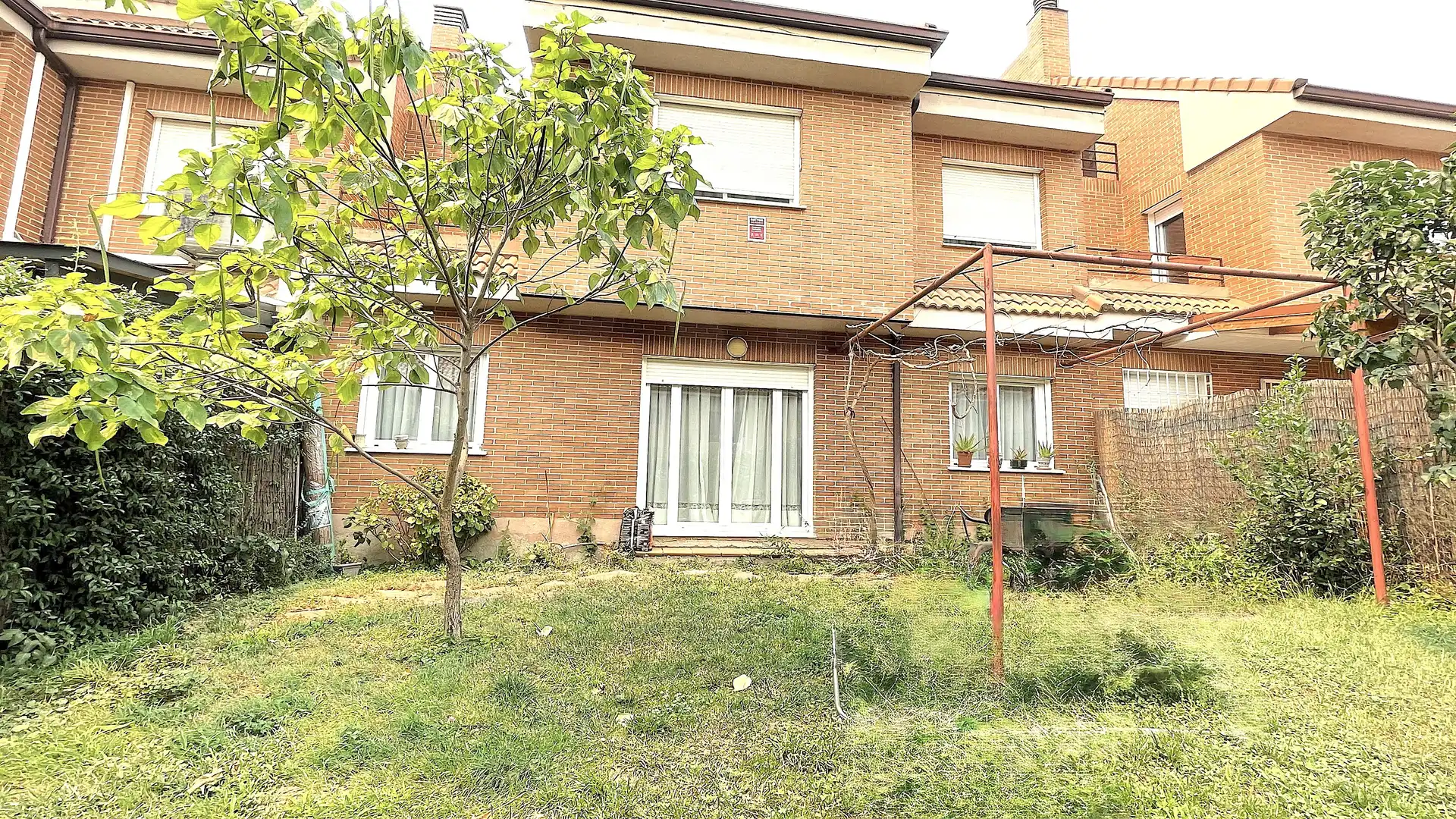 Jardí de Casa adosada en venda en Las Rozas de Madrid amb Calefacció