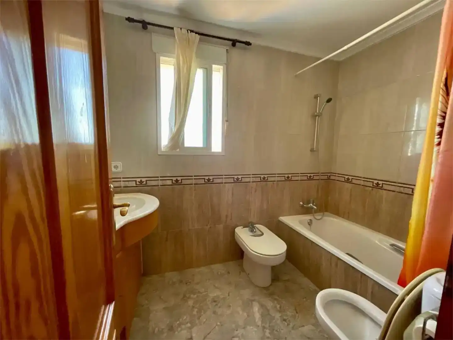 Bany de Pis en venda en San Miguel de Salinas amb Aire condicionat, Piscina i Balcó