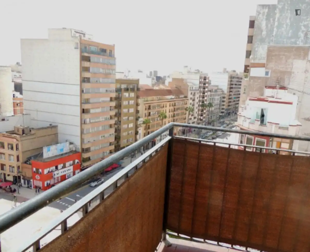 Terrassa de Apartament per a compartir en Castellón de la Plana / Castelló de la Plana amb Moblat i Forn