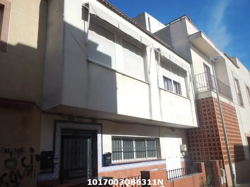 Vista exterior de Piso en venta en Coria del Río, Sevilla