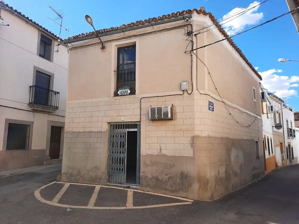 Vista exterior de Local en venta en Garrovillas de Alconétar