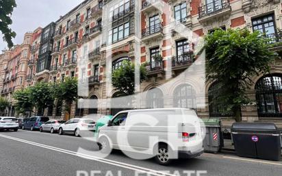 Exterior view of Duplex for sale in Bilbao   with Air Conditioner