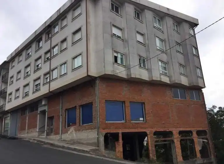 Commercial properties for sale in CINE (DO), 29, Vila de Cruces