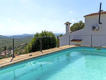 Casa con piscina en venta en De Llebeig