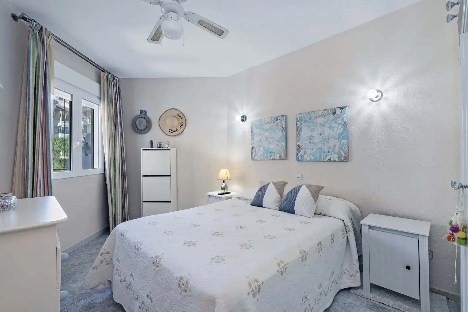 Habitación de Piso en venta en Torremolinos con Aire acondicionado, Terraza y Piscina