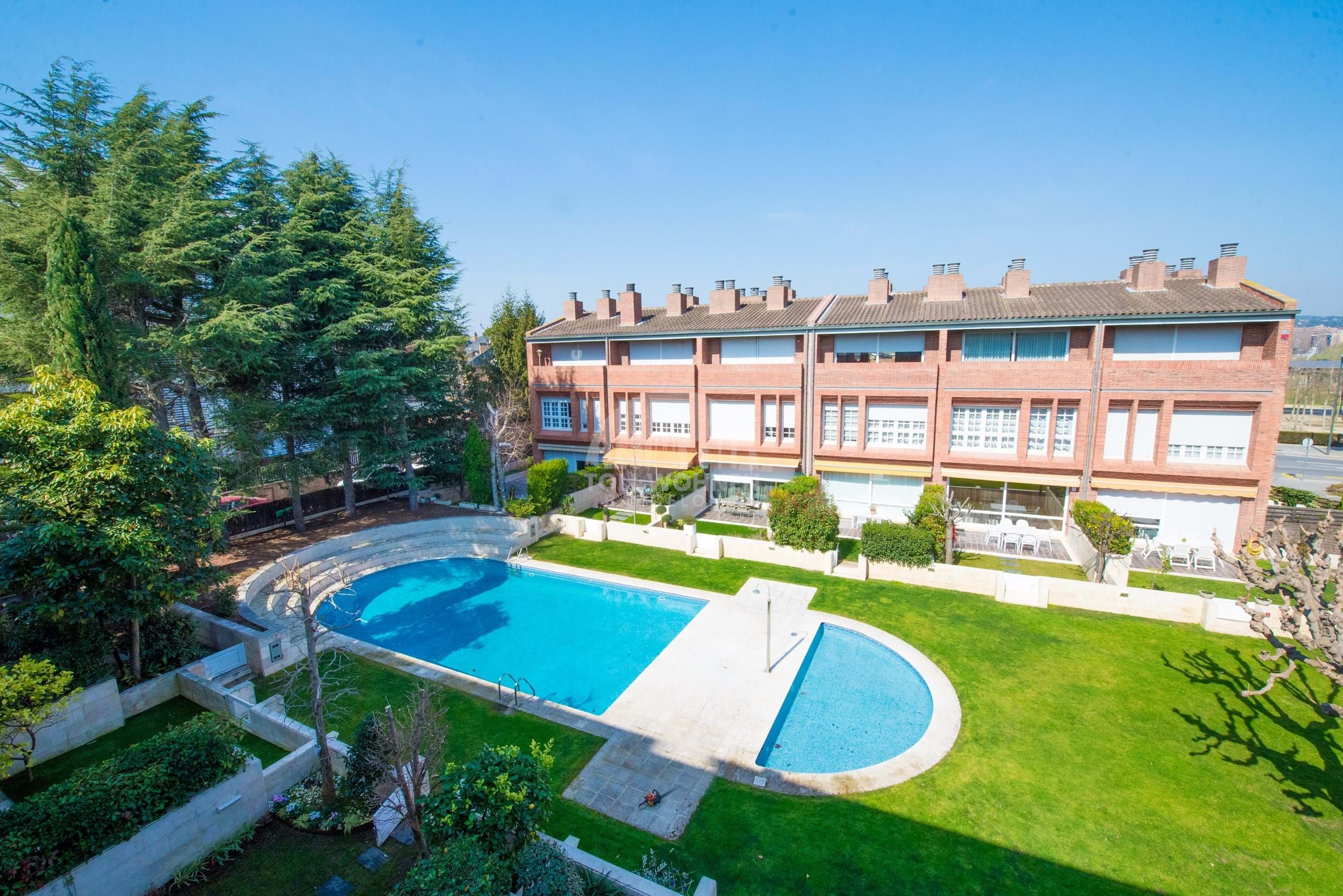 Jardí de Casa adosada en venda en Sant Cugat del Vallès amb Aire condicionat, Calefacció i Terrassa